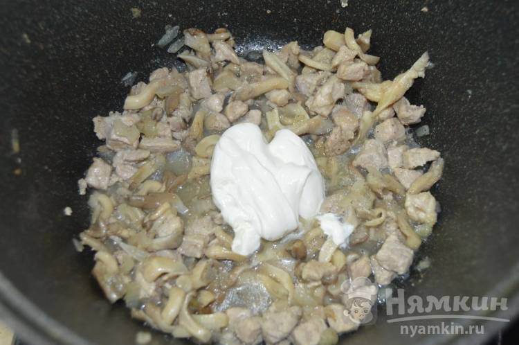 Ингредиенты для «Свинина с вешенками в сметанном соусе»: