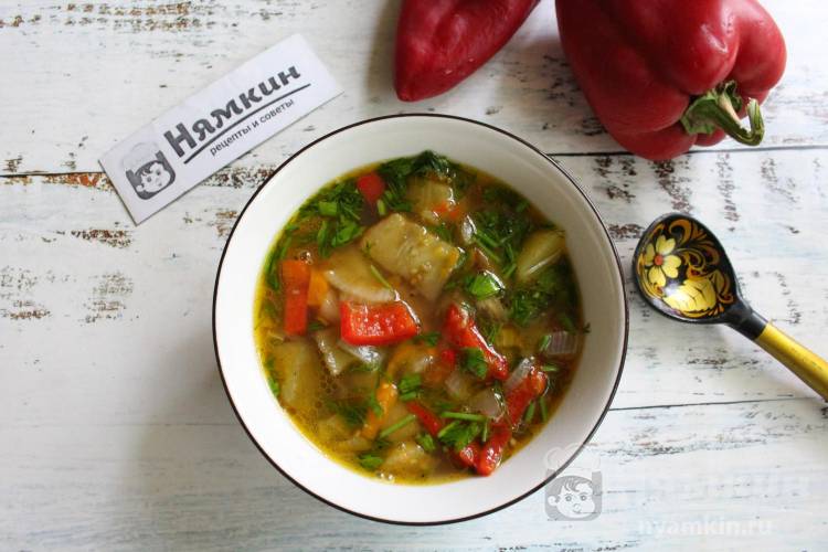 Овощной суп с баклажанами и зеленым горошком