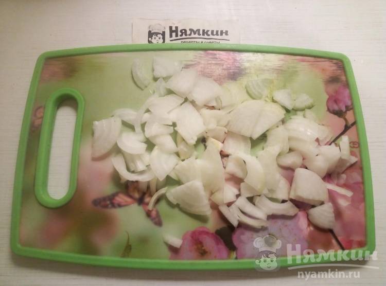 Салат из огурцов с луком и растительным маслом на зиму - фото шаг 1