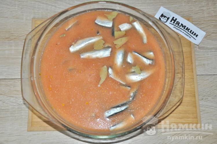 Вариант 1: Лёгкий суп из кильки в томатном соусе – классический рецепт