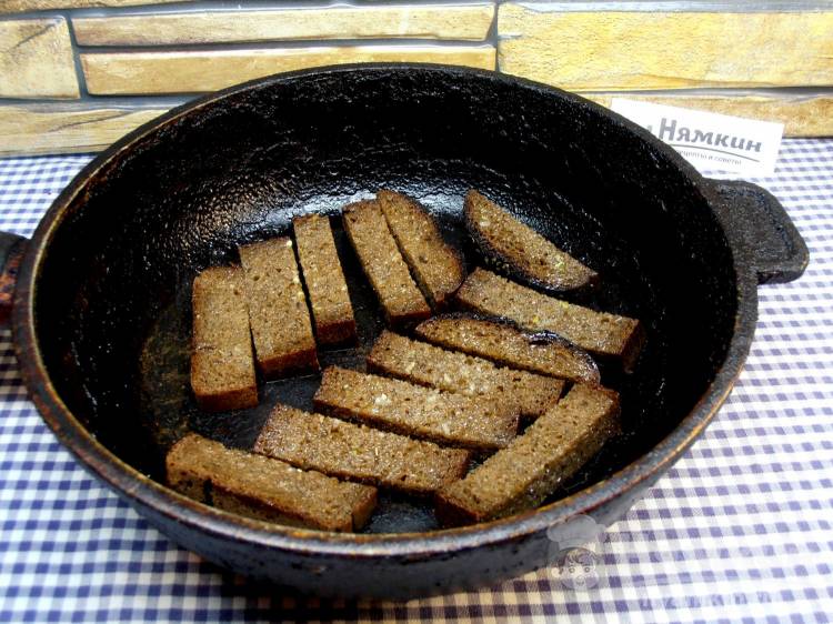 Гренки из белого хлеба с чесноком: рецепт с фото, секреты приготовления