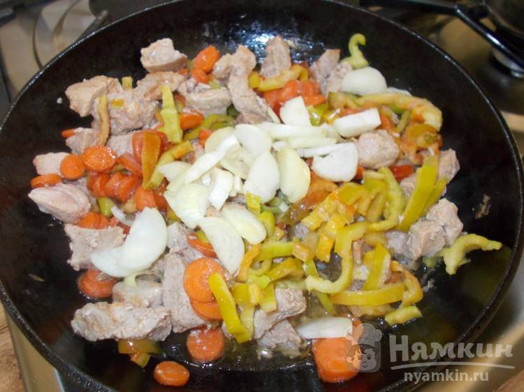 Картофельное пюре с мясной подливой на сытный обед - фото шаг 3