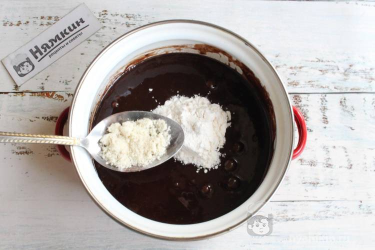 Брауни с шоколадом и арахисовой пастой: быстрая выпечка к чаю - фото шаг 5