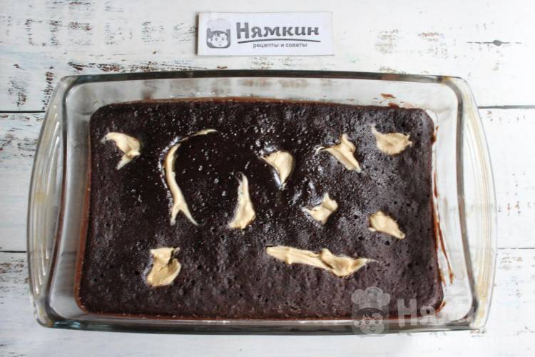 Брауни с шоколадом и арахисовой пастой: быстрая выпечка к чаю - фото шаг 7