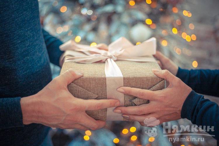 Что подарить на Старый Новый год: идеи простых подарков близким и родным