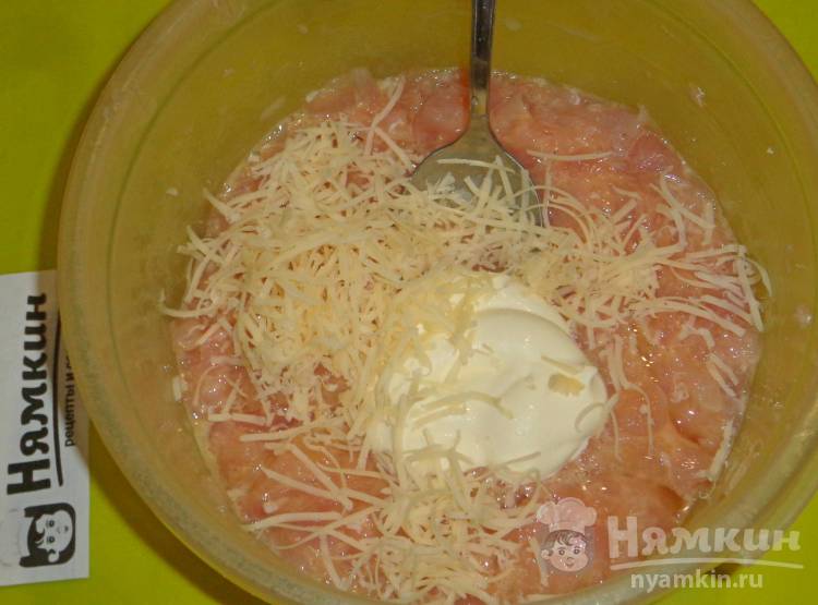 Рубленые котлеты Растрепки из куриного филе на сковороде - фото шаг 2