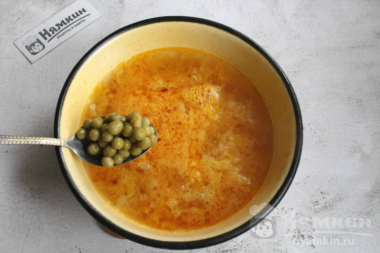 Куриный суп с горошком и яйцом – кулинарный рецепт