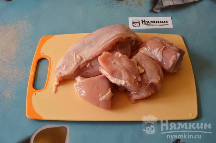 Приготовление жаркого из курицы в горшочке