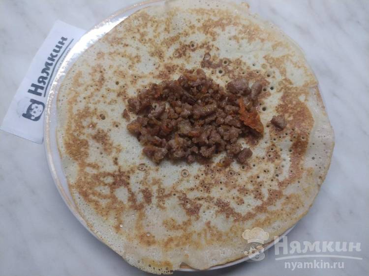 Домашние тонкие блинчики с мясным фаршем - фото шаг 6