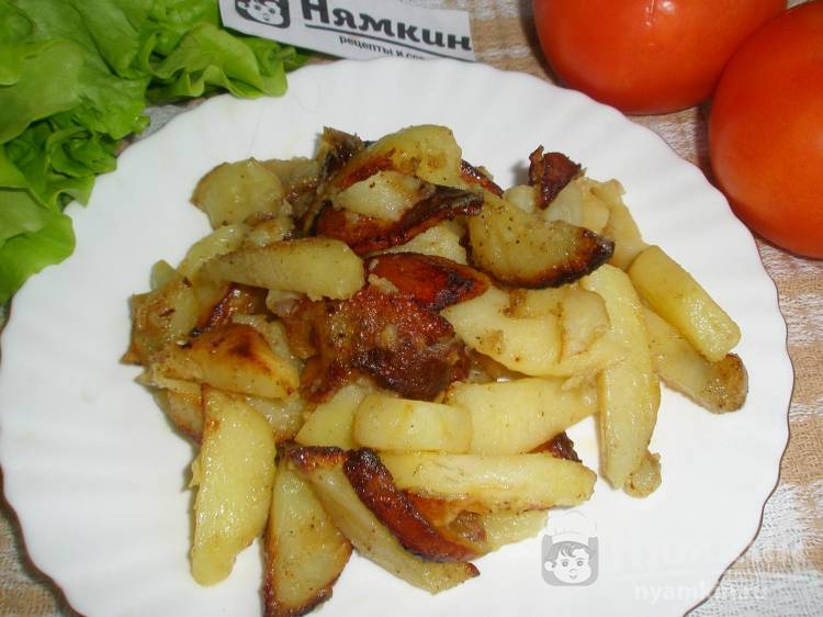 Жареная картошка с хрустящей корочкой на сковороде