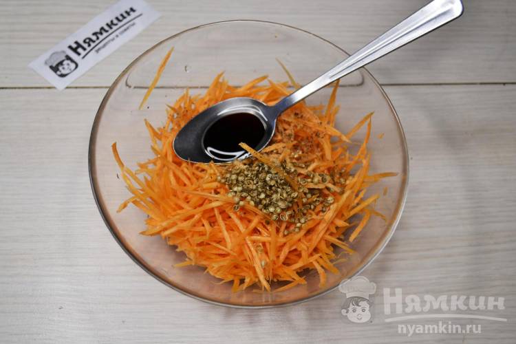 Салат из моркови и жареного арахиса - фото шаг 7