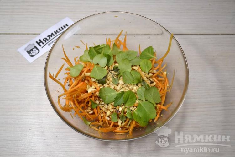 Салат из моркови и жареного арахиса - фото шаг 9