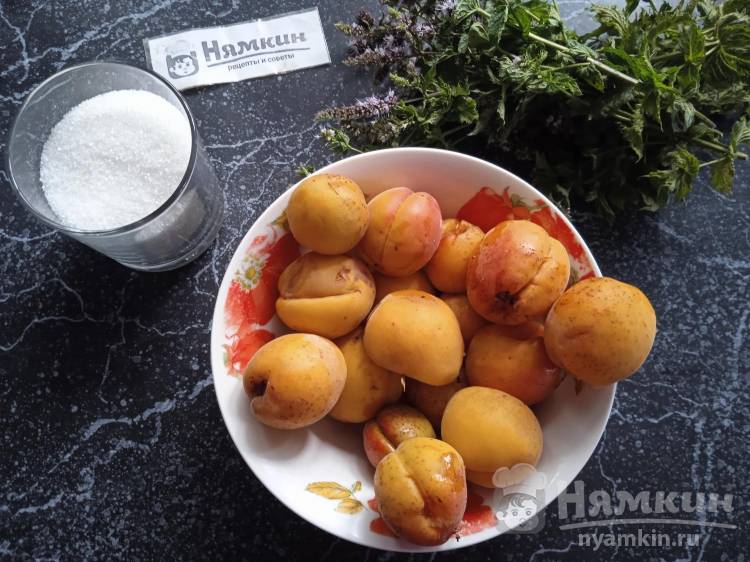 Компот из абрикосов и мяты: ароматный и полезный - фото шаг 1