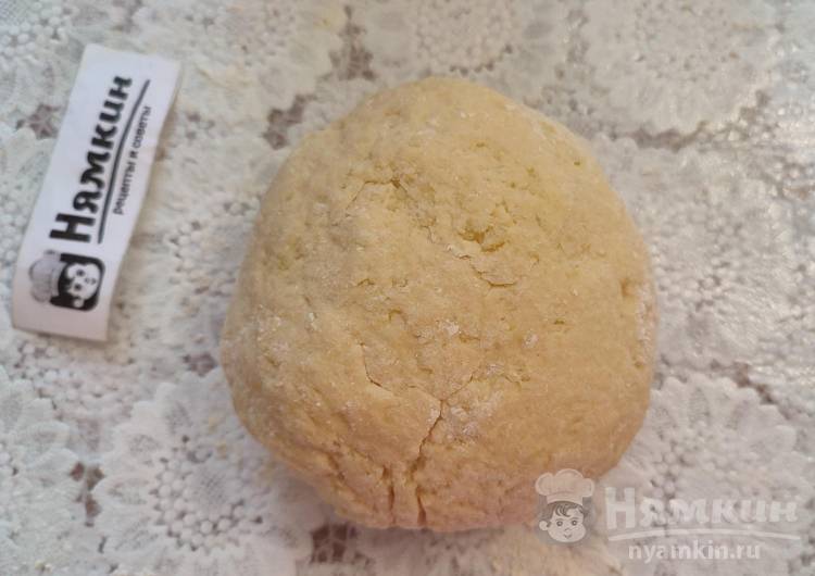 Картофельники с куриным мясом, луком и морковкой на сковороде - фото шаг 2