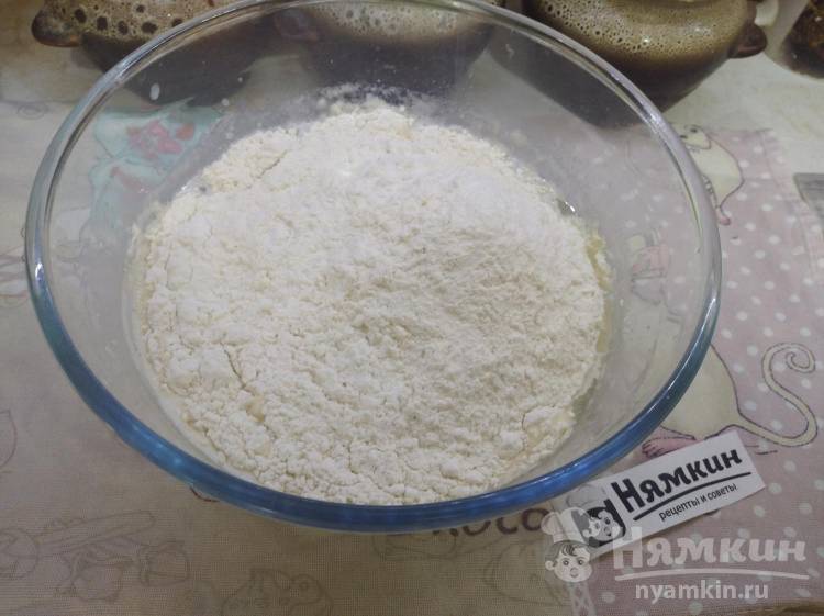 Дрожжевые беляши со свининой на сковороде по-белорусски - фото шаг 5