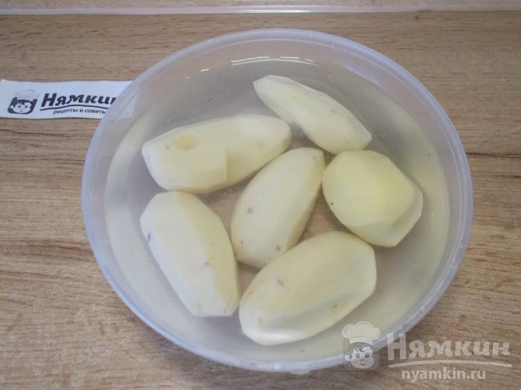 Картошка с салом под сырной шапочкой в микроволновке - фото шаг 1