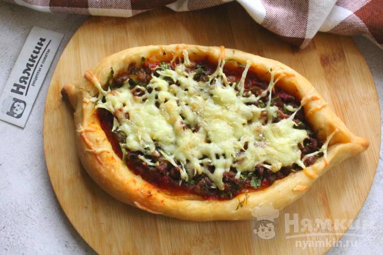 Пиде по-турецки с фаршем, сыром и зеленью - фото шаг 13