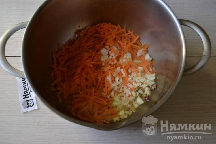Классические фаршированные болгарские перцы с мясным фаршем и рисом - фото шаг 6
