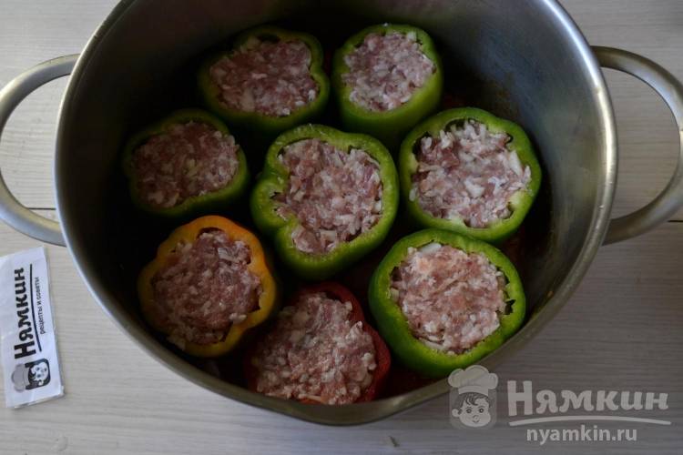 Классические фаршированные болгарские перцы с мясным фаршем и рисом - фото шаг 8