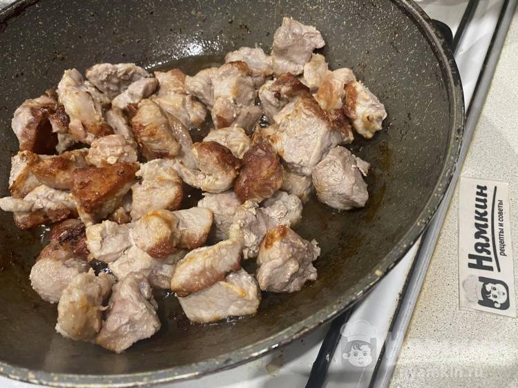 Тушеная свинина на сковороде с густой подливой рецепт пошаговый с фото - sauna-chelyabinsk.ru