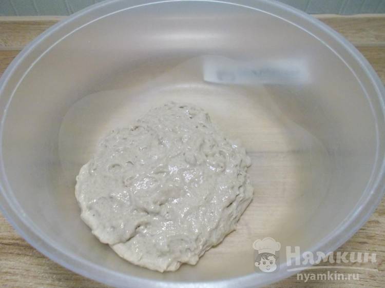 Открытый пирог на ржаной закваске с сосисками и сыром а-ля пицца - фото шаг 1