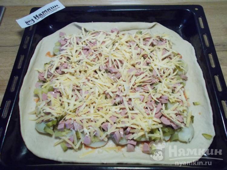 Открытый пирог на ржаной закваске с сосисками и сыром а-ля пицца - фото шаг 10
