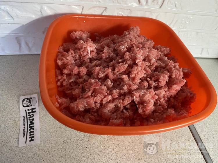 Ёжики из домашнего свиного фарша с рисом и репчатым луком - фото шаг 3