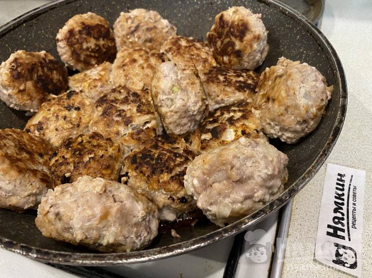 Ёжики из домашнего свиного фарша с рисом и репчатым луком - фото шаг 11
