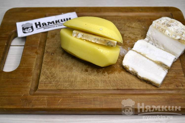 Запеченная картошка с салом в духовке - фото шаг 3