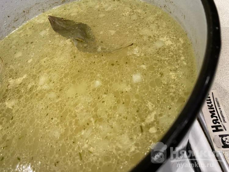 Домашняя суп-лапша с целой курицей и овощами - фото шаг 18