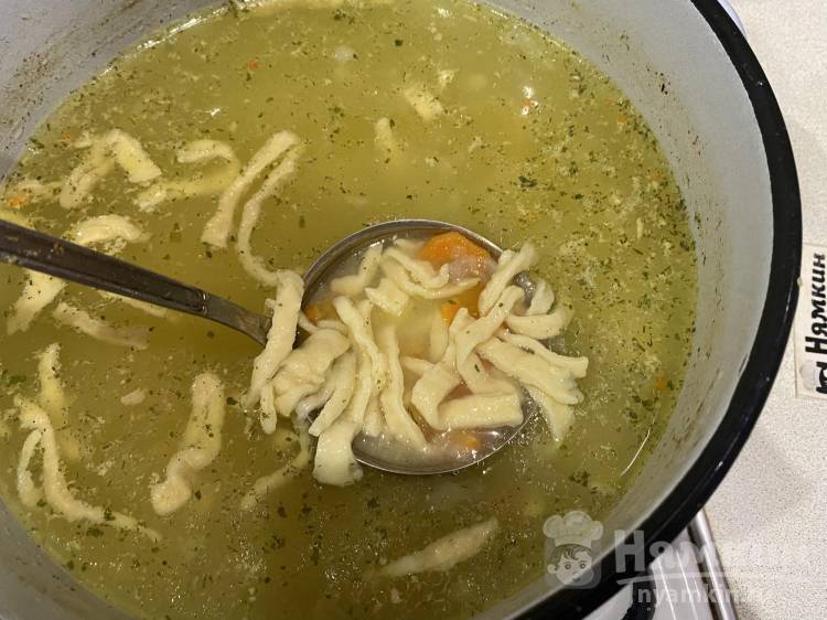 Домашняя суп-лапша с целой курицей и овощами - фото шаг 19