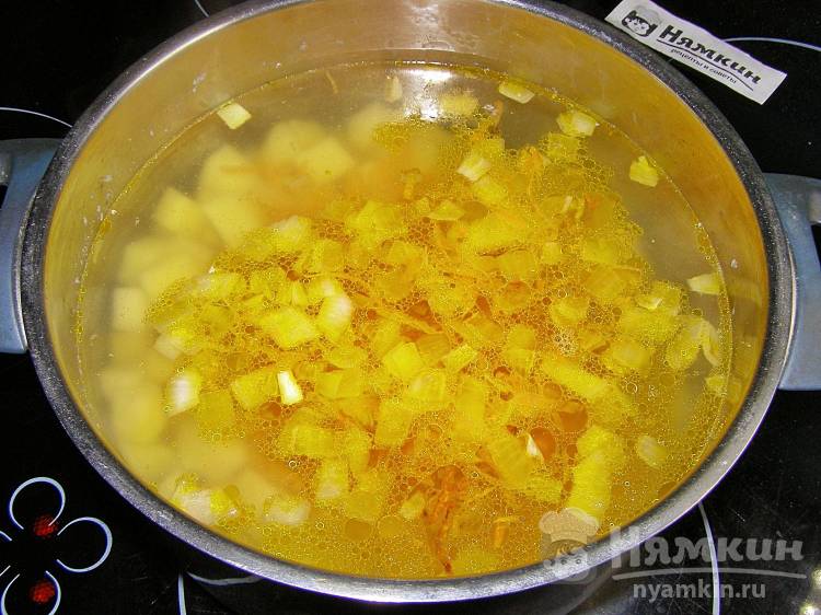 Постный рассольник с капустой и солёной черемшой - фото шаг 9