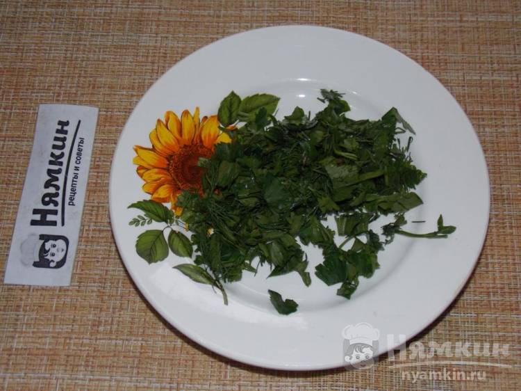 Суп-лапша с куриными крыльями, овощами и зеленью - фото шаг 2