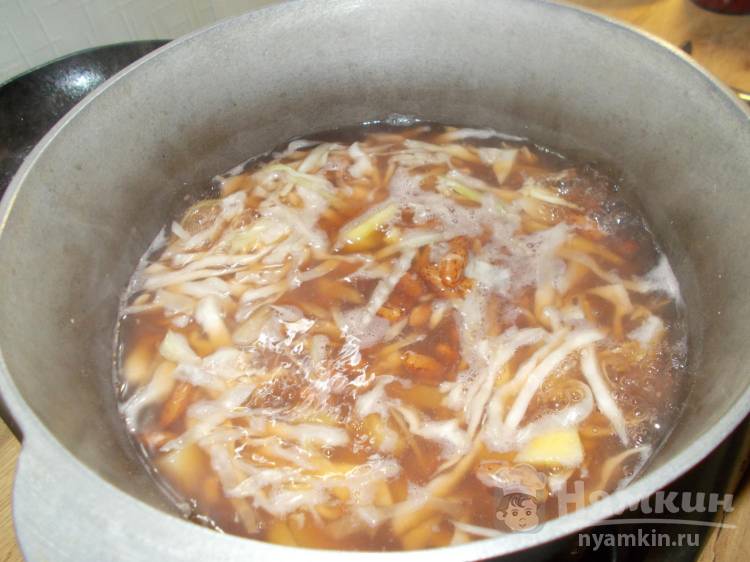 Постный борщ с капустой, фасолью и заправкой для борща - фото шаг 5