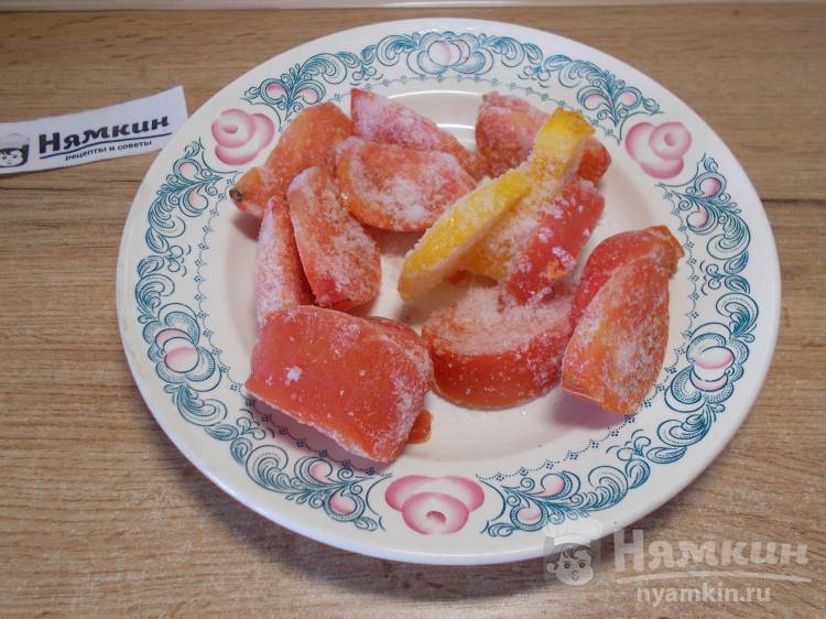 Яичница с куриным фаршем и овощами на завтрак - фото шаг 3