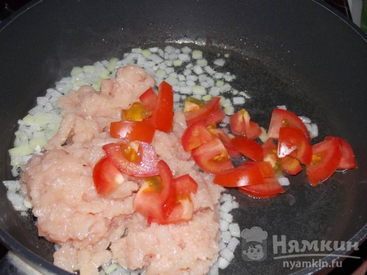 Вкусная лазанья с куриным фаршем, овощами и сыром в духовке - фото шаг 4