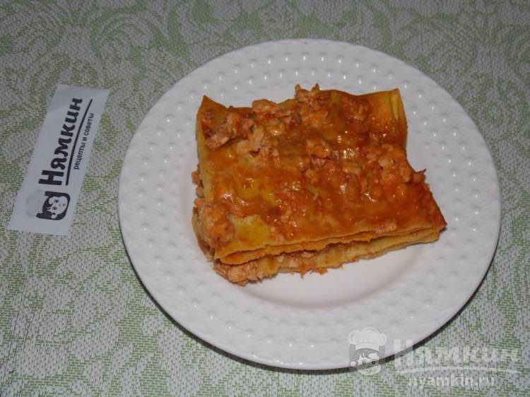 Вкусная лазанья с куриным фаршем, овощами и сыром в духовке - фото шаг 11