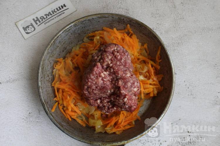 Макароны с томатной подливой из мясного фарша и овощей - фото шаг 2