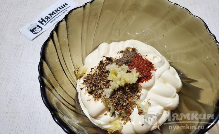 Слоёный салат со шпротами, вареными овощами и яйцом Шпрототорт - фото шаг 3