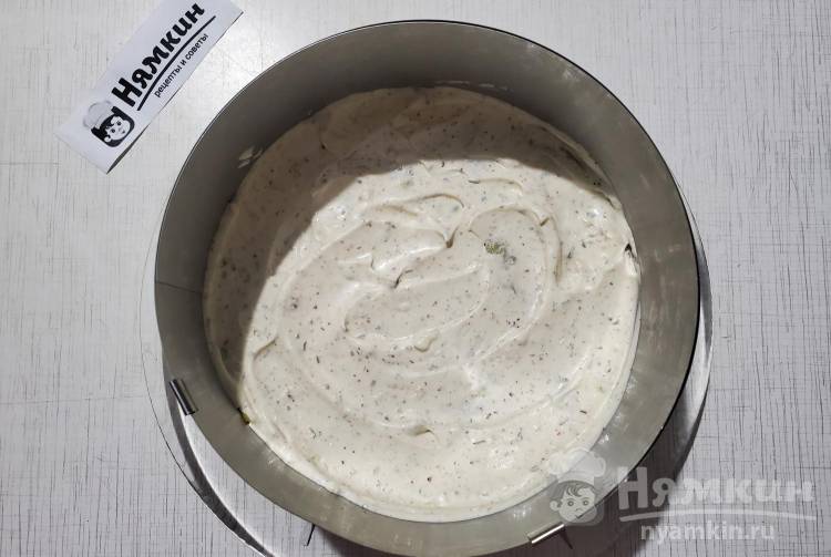 Слоёный салат со шпротами, вареными овощами и яйцом Шпрототорт - фото шаг 5