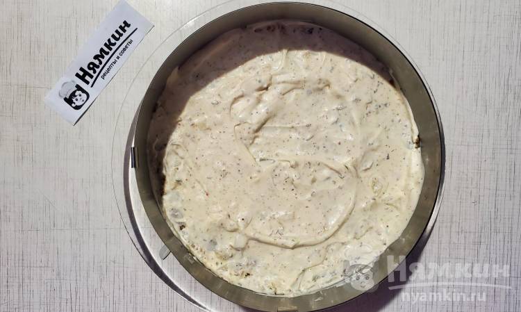 Слоёный салат со шпротами, вареными овощами и яйцом Шпрототорт - фото шаг 11