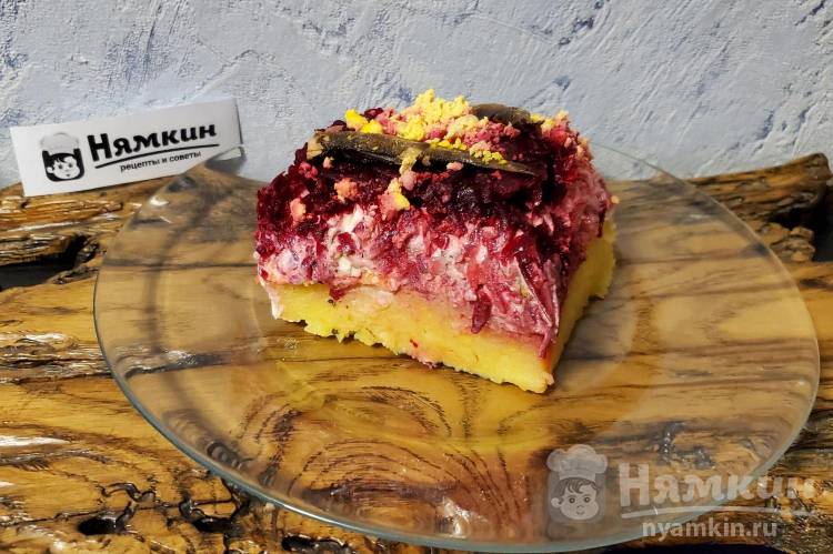 Слоёный салат со шпротами, вареными овощами и яйцом Шпрототорт - фото шаг 15