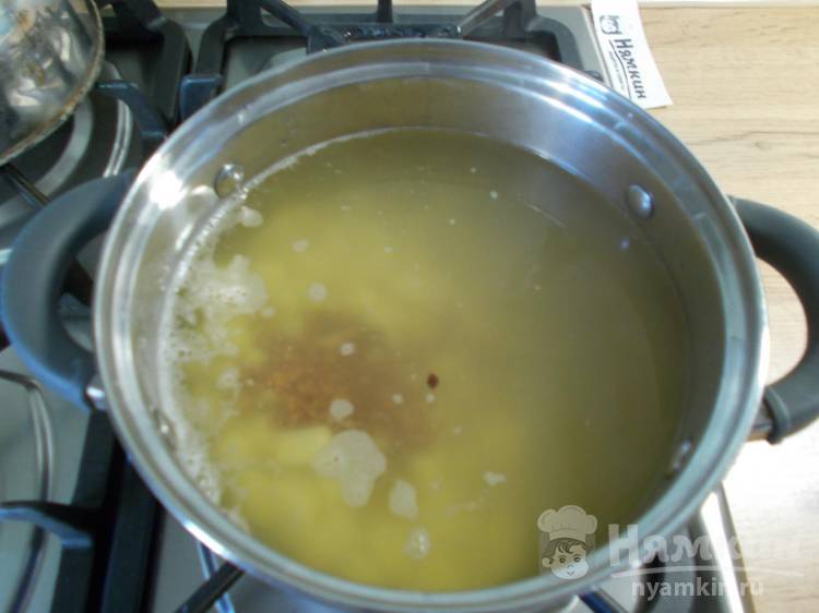 Сырный суп с курицей и плавленым сырком, с грибами или вермишелью