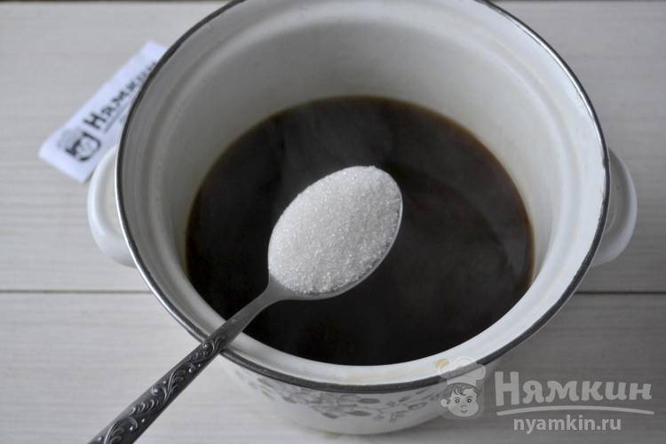 Компот из сушеных яблок, изюма и чернослива - фото шаг 6