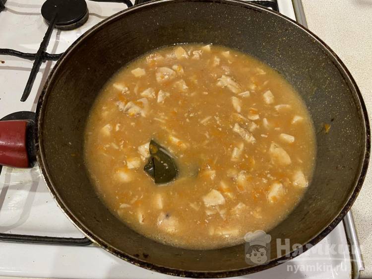 Подлива с мукой, томатной пастой и куриным филе для вторых блюд - фото шаг 15