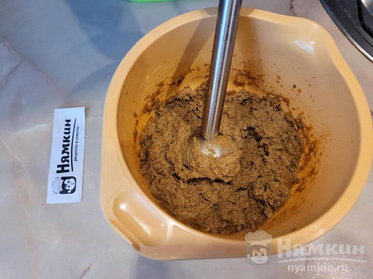 Паштет из говяжьей печени с морковью, луком и сливочным маслом в домашних условиях - фото шаг 7