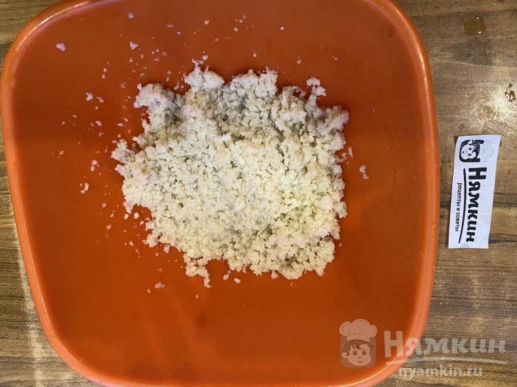 Котлеты из смешанного мясного фарша с луком на сковороде - фото шаг 3