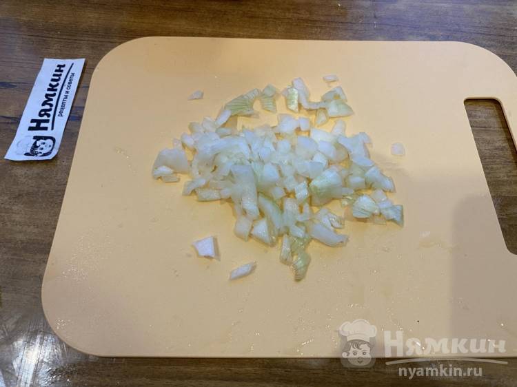 Котлеты из смешанного мясного фарша с луком на сковороде - фото шаг 7