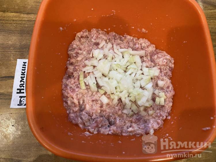 Котлеты из смешанного мясного фарша с луком на сковороде - фото шаг 8