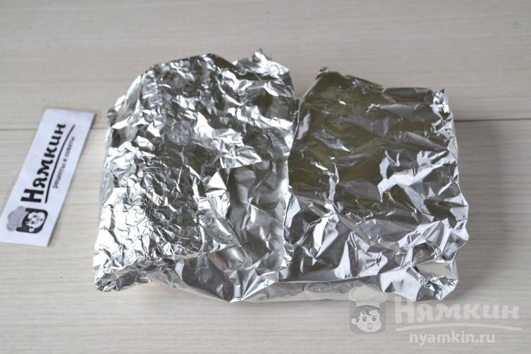Говядина со специями и горчицей в фольге в духовке - фото шаг 6